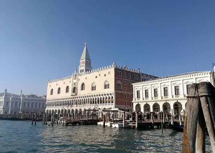 Venezianischer Palazzo Mit Kostenlosen Wlan Naehe Markusplatz